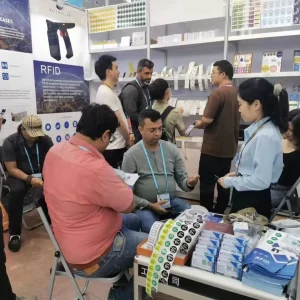 customers visit factory (3)